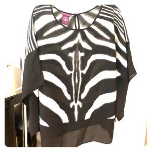 Beautiful flow plus size top in 2X!